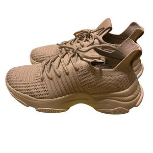 Cushionaire women’s sneakers size 8 in tan color